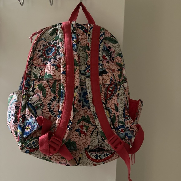 Backpack - Picture 3 of 4